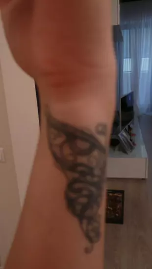 Adelina Pestritu - tatuaj