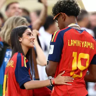 Cine este iubita lui Lamine Yamal. Ines Garcia Santos a dezvăluit cum l-a cunoscut: "Mi-ar plăcea să vă spun că l-am văzut într-un aeroport sau că ne-am ciocnit unul de altul, dar nu!"