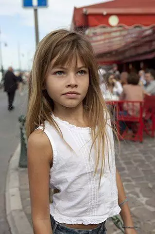 cd2399512c5a7fad6215f7b53cdce4ea-young-girls-kids-girls