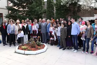 Fotografie de grup cu PrintulCharles la Fundatia FARA