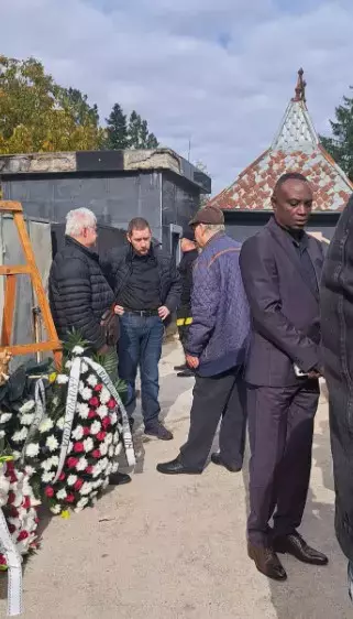 Imagini de la înmormântarea actriței Marinela Chelaru (3)