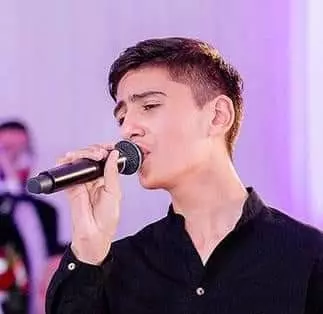 castigatorul-vocea-romaniei-iulian-nunuca-copilarie-8