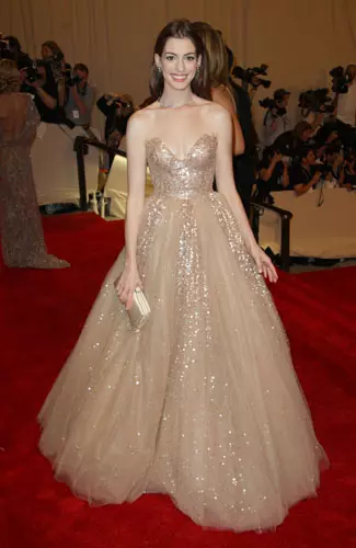 Anne Hathaway in Valentino