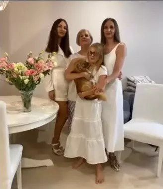 natasha si familia ei