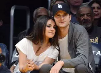 Mila Kunis i-a organizat o petrecere surpriză lui Ashton Kutcher