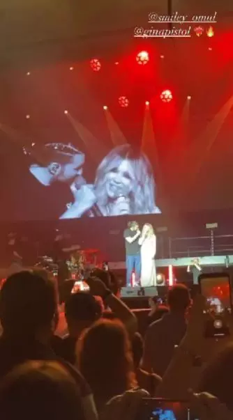 Gina-Pistol-a-cantat-alaturi-de-Smiley-la-concertul-din-seara-de-31-mai-1