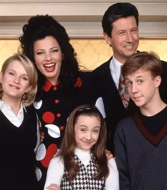 „Dădaca” (The Nanny), celebrul serial al anilor '90, poate fi urmărit online din iulie. Unde este disponibil