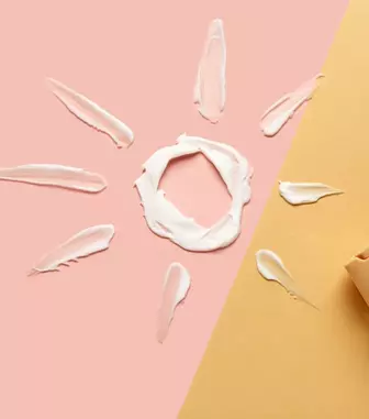 SPF 30 vs SPF 50: Cum alegi corect protecția solară în zilele de vară