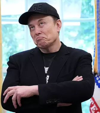 Elon Musk, atac la adresa regizorului premiat cu Oscar care a realizat documentarul despre viața sa. Filmul are 232 de minute