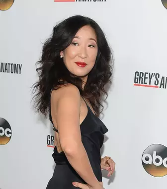 Sandra Oh dezvăluie de ce a plecat din „Anatomia lui Grey”. Discuția cu Shonda Rhimes care a schimbat totul pentru Cristina Yang