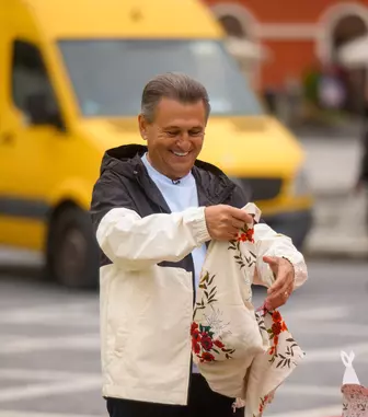 „Poftiți pe la noi – Poftiți la întrecere”, 4 august: Echipa roșie vrea revanșa după victoria adversarilor. Ce probă îi așteaptă pe concurenți