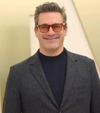 Jon Hamm și Zoey Deutch joacă împreună în comedia „Gail Daughtrey – Liber la sex cu vedete”. Când intră filmul în cinematografe