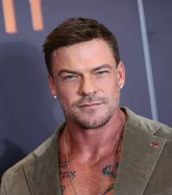 Alan Ritchson, actorul din „Reacher”, se desparte de soția lui după 20 de ani de căsnicie: „Am decis să punem capăt căsniciei”