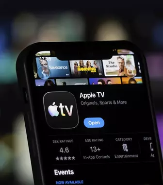 Apple TV este disponibil oficial în România. Cât costă abonamentul și ce filme și seriale pot vedea românii