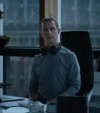 „Costul algoritmului”, filmul care dezvăluie culisele Facebook. Mikey Madison și Jeremy Strong, în noua producție a lui Aaron Sorkin