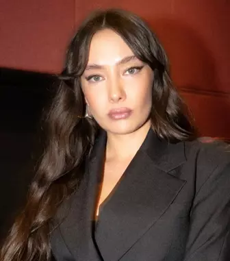 Neslihan Atagül are un nou partener în serialul „Kaderin Cilvesi”. Cine este actorul ales pentru rolul lui Adem
