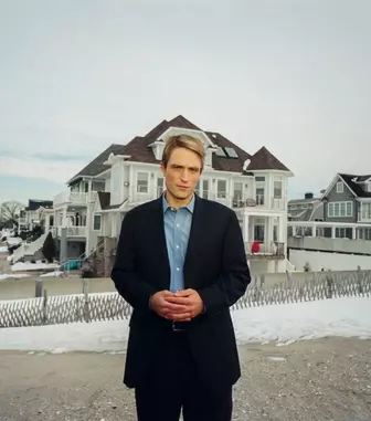 Robert Pattinson, de nerecunoscut în „Primetime”. Rolul care i-ar putea aduce o nominalizare la Oscar