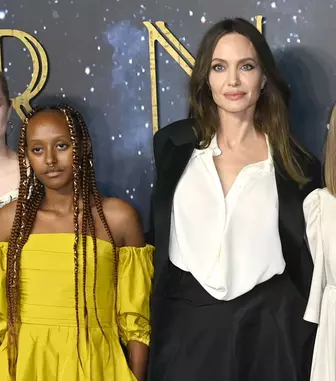 Shiloh, o nouă apariție strălucitoare pe covorul roșu. A reciclat una dintre rochiile Angelinei Jolie