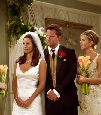 Top 10 cele mai bune secvențe cu Matthew Perry în rolul lui Chandler Bing din „Friends” 