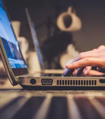 Pariuri e-sports: locul unde jocurile întâlnesc jocurile de noroc