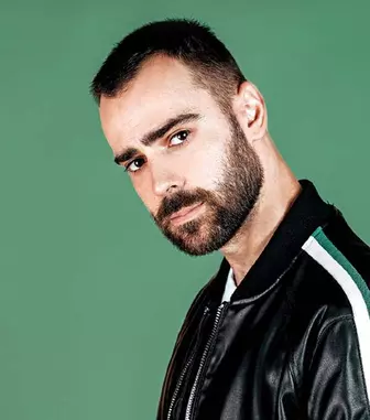 Denis Hanganu joacă în serialul «Groapa» de la Pro TV. Ce rol joacă? „Are un soi de violență tăcută care mocnește” – EXCLUSIV