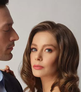 „Fata de la fereastră”, noul serial turcesc de la Kanal D. Când începe și în ce zile va fi difuzat