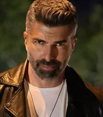 Cenk Torun, lămuriri despre divorț: „Sper că se va termina curând”. Actorul a jucat în „Capcana iubirii”, alături de Mahassine Merabet