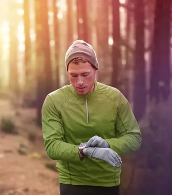 Materiale care îți țin de cald toamna fără să te supraîncălzească