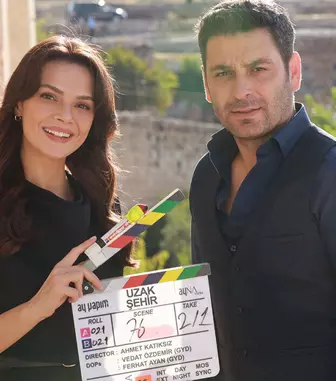 „La marginea lumii” (Uzak Șehir), noul serial turcesc de la Pro TV. Data lansării și povestea intensă care a făcut valuri