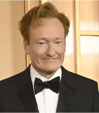 Momente virale Oscar 2026: Conan O’Brien, privirea lui Jafar Panahi și colții lui Jack O’Connell