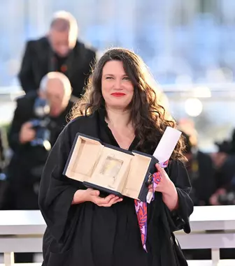 „Singure sub soare”, drama tulburătoare despre blestemul unei ferme izolate. De ce este considerat cel mai puternic film european al anului