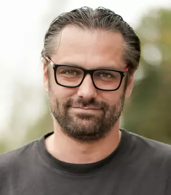 Alecsandru Dunaev revine într-un rol total neașteptat: „M-am întors”. Ce personaj misterios va interpreta în Destine cu parfum de lavandă