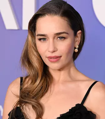 Emilia Clarke („Game of Thrones”), mărturii zguduitoare despre cumpăna vieții ei: „Dacă trebuie să mor, o voi face în direct”