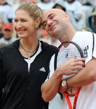 Cum arată Andre, fiul lui Agassi și Steffi Graf, la 24 de ani. A refuzat să calce pe urmele părinților săi, dar scrie istorie în alt sport