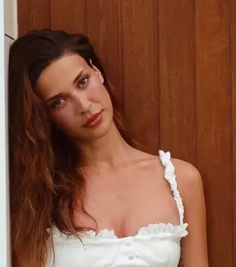 Devrim Özkan, apariție incendiară la Bodrum! Cum arată în costum de baie polițista sexy din „O nouă șansă”