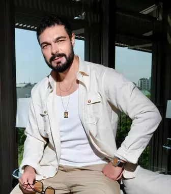 De la actorie la muzică! Halil İbrahim Ceyhan a lansat prima lui piesă și anunță noi proiecte în 2026