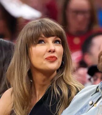 Taylor Swift și Travis Kelce s-au căsătorit într-o ceremonie spectaculoasă la New York. Nunta anului a blocat Manhattanul