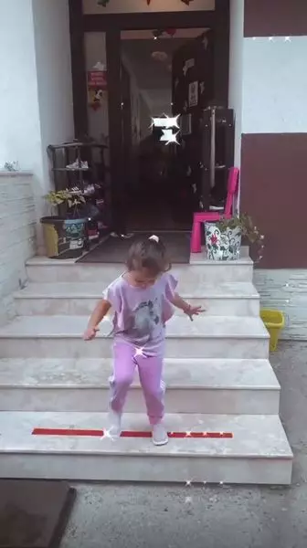 bianca-dragusanu-si-alex-bodi-impreuna-sa-o-ia-de-la-gradi-Capture2a3