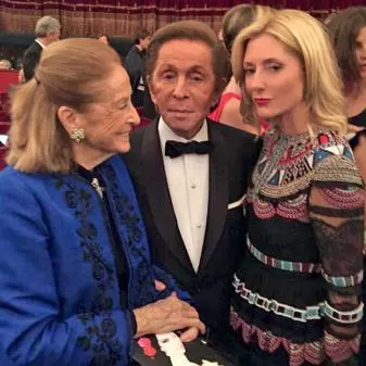 Marie-Chantal a Grecei (dreapta), alături de Valentino și Doris Brynner, văduva actorului Yul Brynner