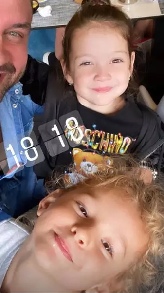 bianca-dragusanu-si-alex-bodi-impreuna-sa-o-ia-de-la-gradi-Capture3