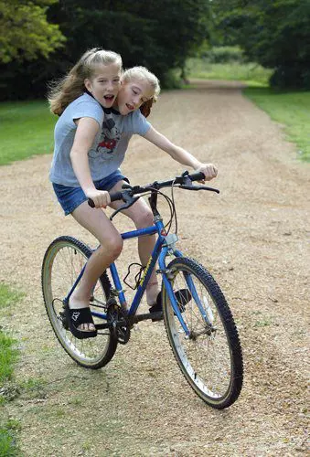 579914_172457422878835_442347893_n