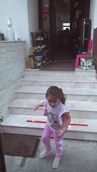 bianca-dragusanu-si-alex-bodi-impreuna-sa-o-ia-de-la-gradi-Capture2a3b