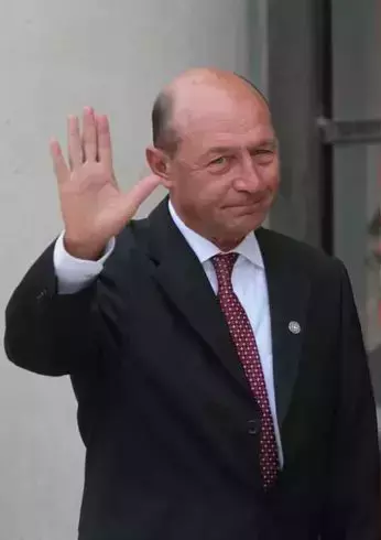 colaj-foto-cu-traian-basescu-si-ion-iliescu-1-1