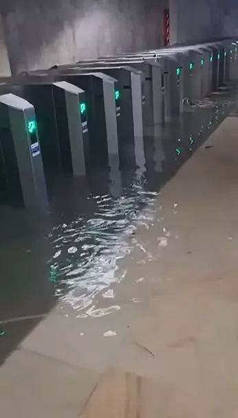 inundatie metrou bucuresti