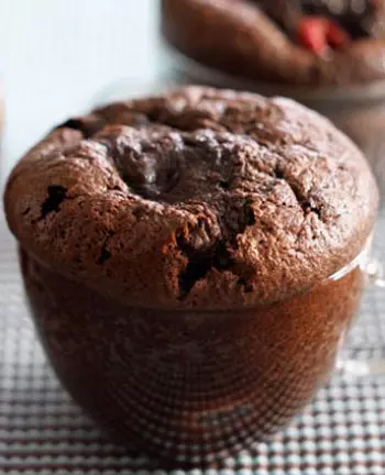 Budinca de ciocolata gata in 15 minute