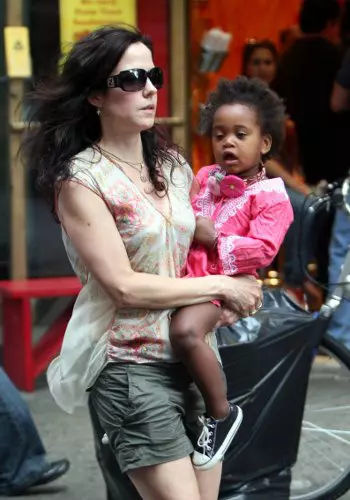 Mary_Louise_Parker_Caroline_Aberas.jpg