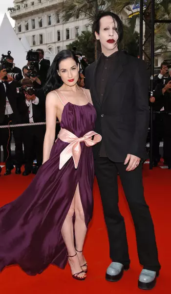 2006_Dita_Von_Teese_01.jpg