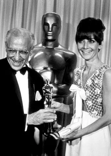 Audrey Hepburn – Rochie Givenchy, 1967