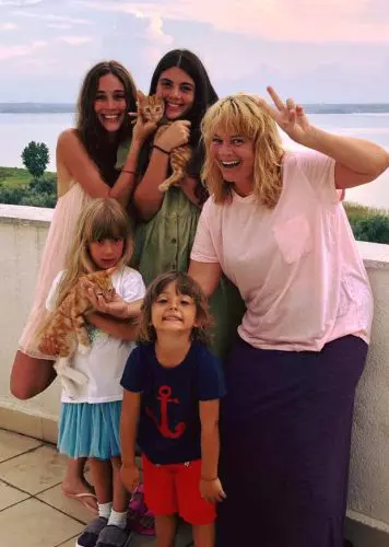 Alice-Andreea-Maria-Mina-și-Toma-1-356x500