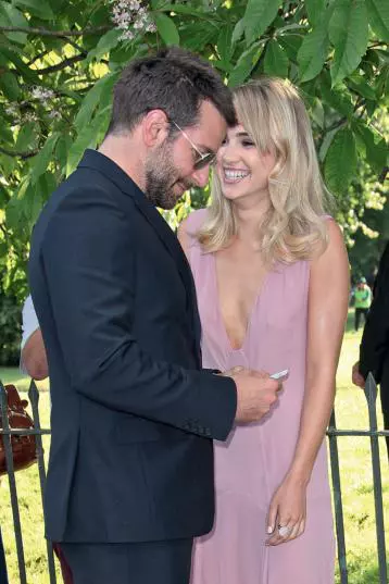 Bradley Cooper si Suki Watherhouse in 2014